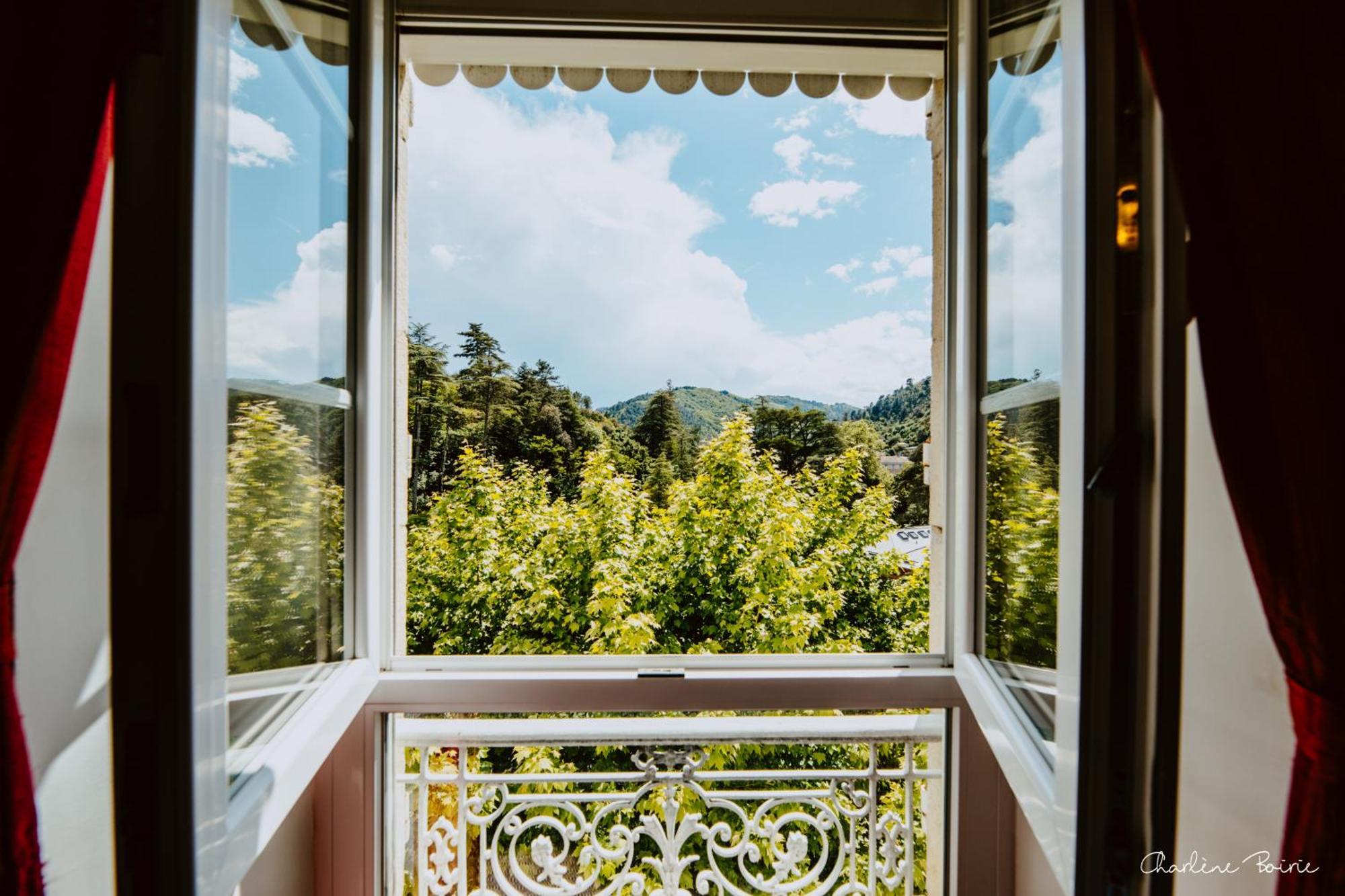 Grand Hotel Des Bains Vals-les-Bains Esterno foto